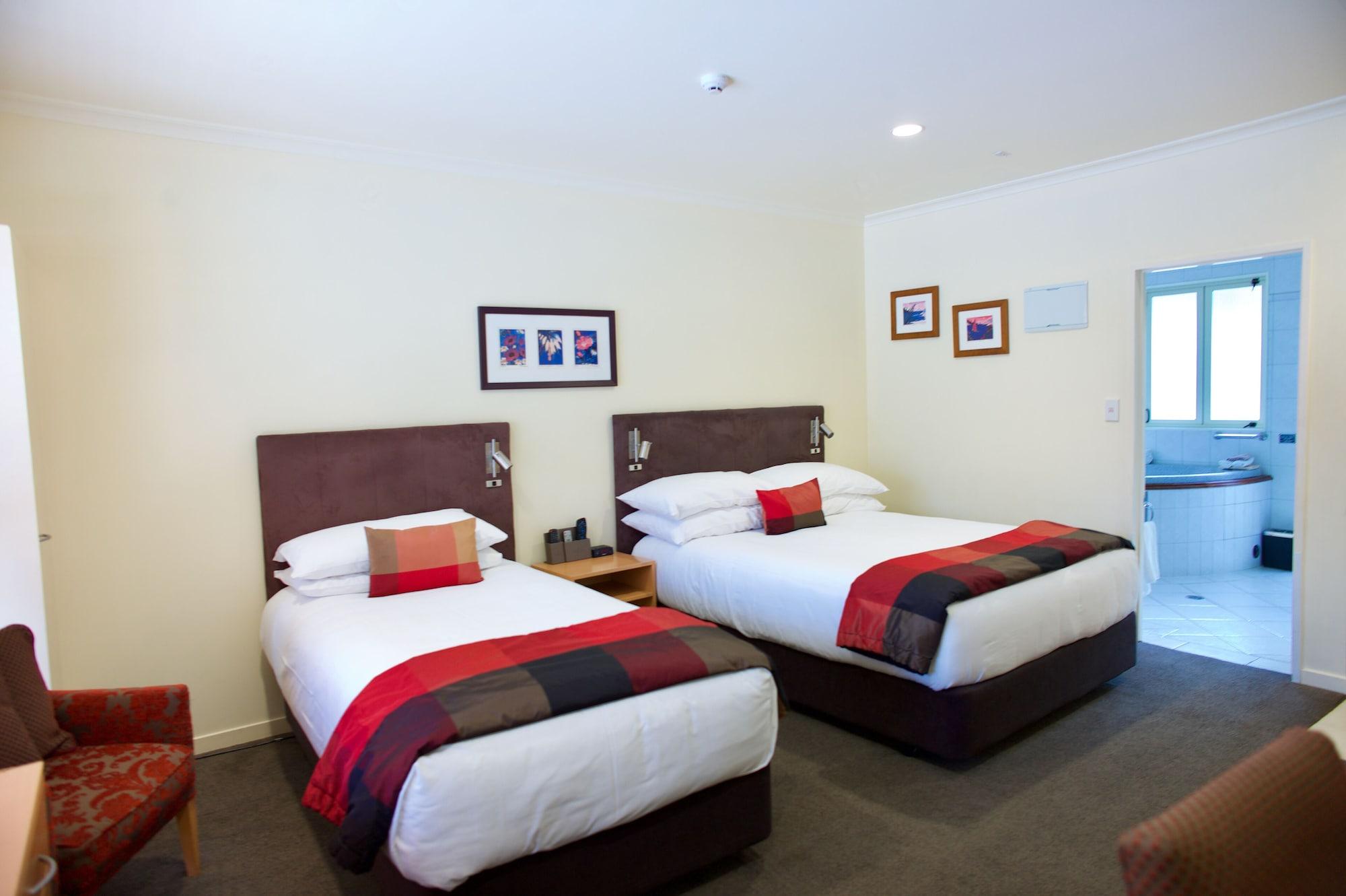 리갈 팜스 리조트 로토루아 외부 사진 A typical hotel room