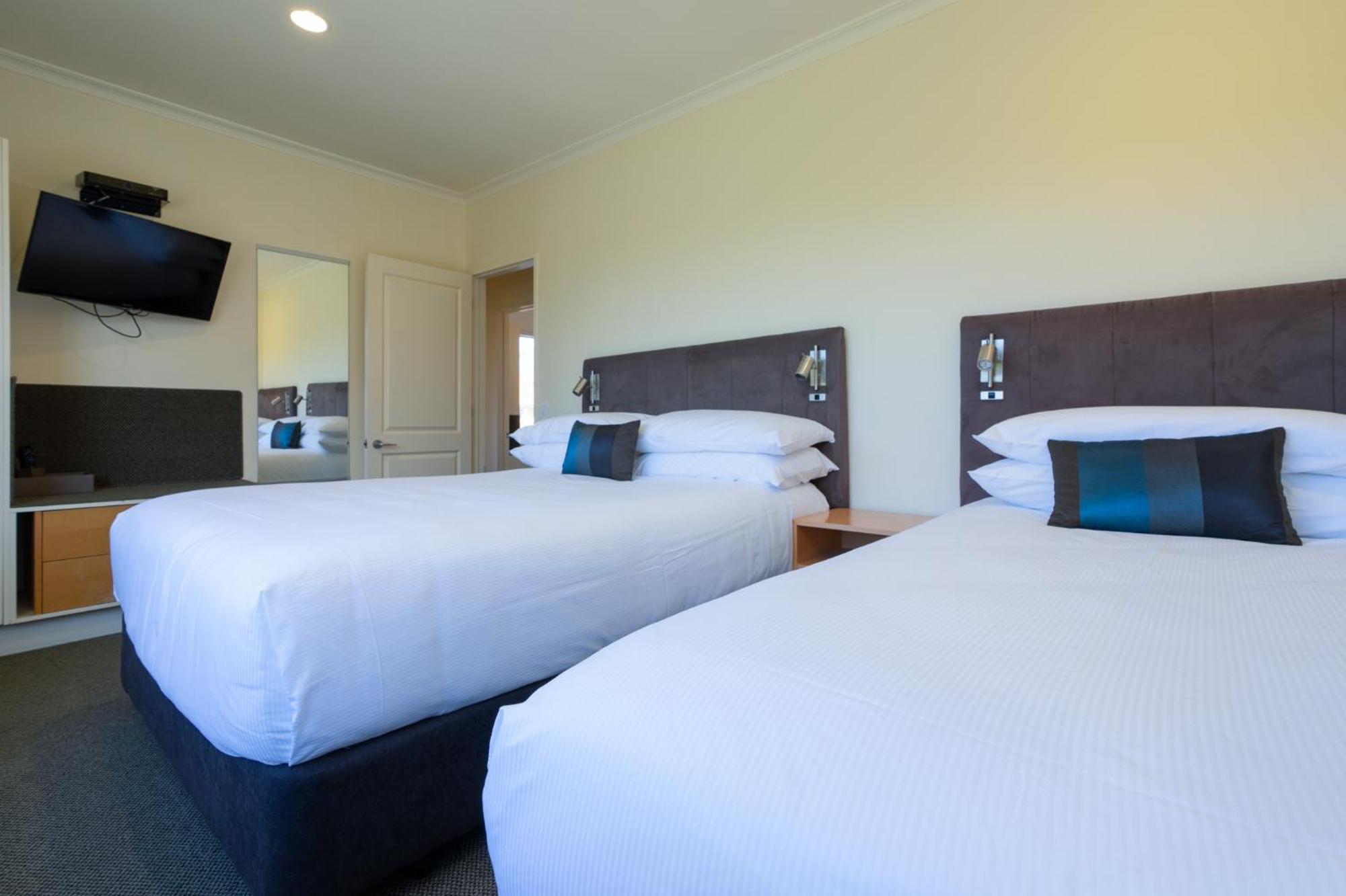 리갈 팜스 리조트 로토루아 외부 사진 A typical motel room